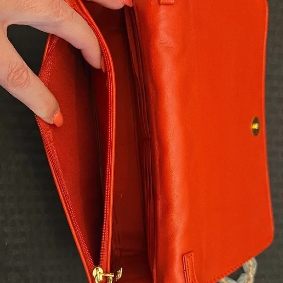 Badgley Mischka Red Quilted Shoulder Bag - Picture 4 of 6